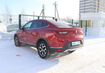 Подержанный автомобиль Renault Arkana 2021 года (3 фото)