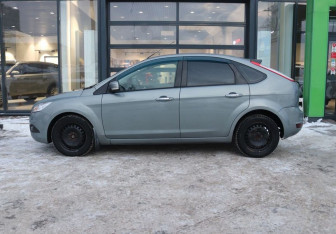 Подержанный автомобиль Ford Focus Hatchback 2009 года (2 фото)