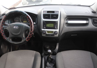 Подержанный автомобиль Kia Sportage 2010 года (11 фото)