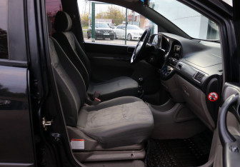 Подержанный автомобиль Daewoo Tacuma 2002 года (13 фото)