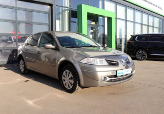 Подержанный автомобиль Renault Megane Sedan 2008 года (7 фото)