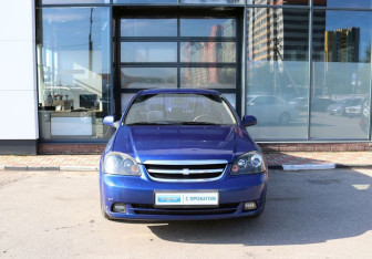 Подержанный автомобиль Chevrolet Lacetti Sedan 2005 года (8 фото)