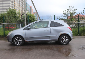 Подержанный автомобиль Opel Corsa 2006 года (2 фото)