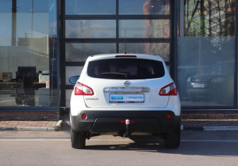 Подержанный автомобиль Nissan Qashqai 2013 года (4 фото)