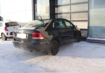 Подержанный автомобиль Volkswagen Polo Sedan 2016 года (5 фото)