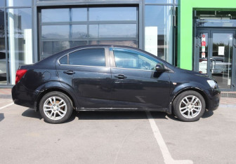 Подержанный автомобиль Chevrolet Aveo Sedan 2012 года (6 фото)