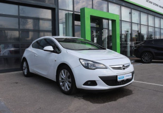 Подержанный автомобиль Opel Astra Hatchback 2013 года (7 фото)