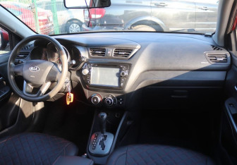 Подержанный автомобиль Kia Rio Sedan 2014 года (13 фото)