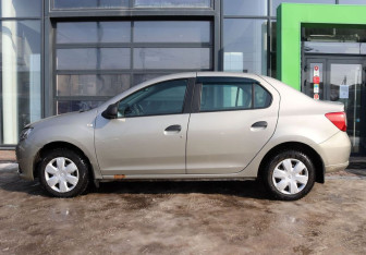 Подержанный автомобиль Renault Logan Sedan 2015 года (2 фото)