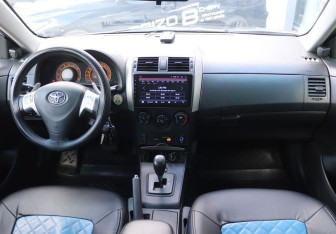 Подержанный автомобиль Toyota Corolla Sedan 2007 года (15 фото)