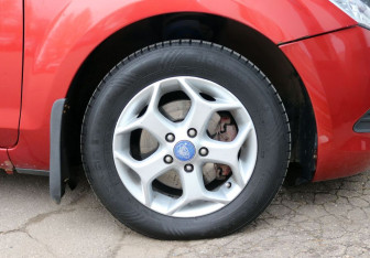 Подержанный автомобиль Ford Focus Hatchback 2009 года (9 фото)