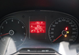 Подержанный автомобиль Volkswagen Polo Sedan 2012 года (17 фото)