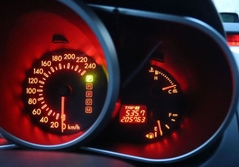 Подержанный автомобиль Mazda CX-7 2008 года (19 фото)