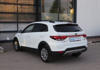 Подержанный автомобиль Kia Rio Hatchback 2020 года (3 фото)