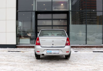 Подержанный автомобиль Renault Logan Sedan 2012 года (4 фото)