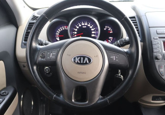 Подержанный автомобиль Kia Soul 2013 года (15 фото)