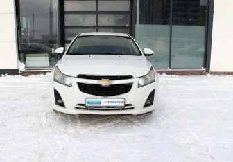Подержанный автомобиль Chevrolet Cruze Sedan 2014 года (8 фото)