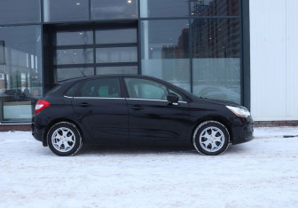 Подержанный автомобиль Citroen C4 Hatchback 2011 года (6 фото)