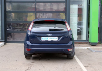 Подержанный автомобиль Ford Focus Hatchback 2011 года (3 фото)