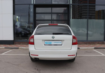 Подержанный автомобиль Skoda Octavia Wagon 2012 года (4 фото)