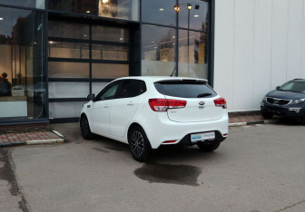 Подержанный автомобиль Kia Rio Hatchback 2016 года (3 фото)