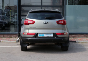 Подержанный автомобиль Kia Sportage 2011 года (4 фото)