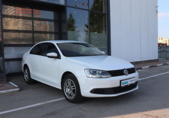 Подержанный автомобиль Volkswagen Jetta Sedan 2012 года (7 фото)