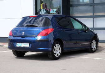 Подержанный автомобиль Peugeot 308 Hatchback 2009 года (5 фото)