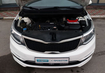 Подержанный автомобиль Kia Rio Hatchback 2016 года (10 фото)