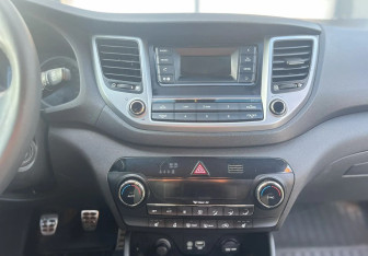 Подержанный автомобиль Hyundai Tucson 2015 года (16 фото)