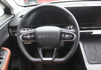 Подержанный автомобиль Omoda C5 2024 года (15 фото)