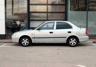 Подержанный автомобиль Hyundai Accent Sedan 2009 года (6 фото)