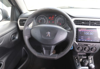 Подержанный автомобиль Peugeot 301 2013 года (15 фото)