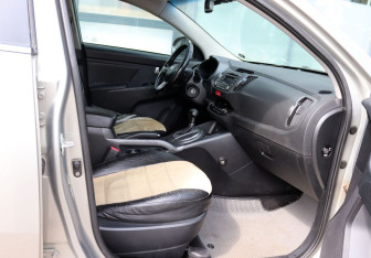 Подержанный автомобиль Kia Sportage 2011 года (10 фото)