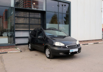 Подержанный автомобиль Daewoo Tacuma 2002 года (7 фото)