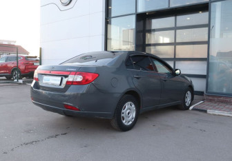Подержанный автомобиль Chevrolet Epica 2011 года (5 фото)
