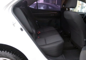 Подержанный автомобиль Toyota Corolla Sedan 2014 года (12 фото)