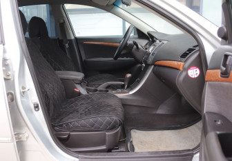 Подержанный автомобиль Hyundai Sonata 2008 года (12 фото)