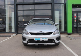 Подержанный автомобиль Kia Rio Hatchback 2017 года (8 фото)