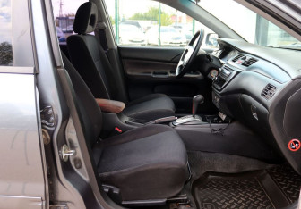 Подержанный автомобиль Mitsubishi Lancer Sedan 2005 года (13 фото)