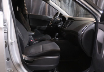 Подержанный автомобиль Hyundai Creta 2019 года (12 фото)