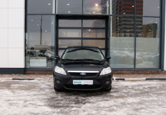 Подержанный автомобиль Ford Focus Sedan 2008 года (8 фото)