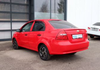 Подержанный автомобиль Chevrolet Aveo Sedan 2010 года (5 фото)