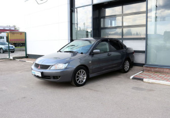 Подержанный автомобиль Mitsubishi Lancer Sedan 2005 года (1 фото)