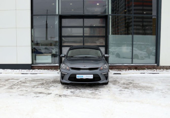 Подержанный автомобиль Kia Rio Sedan 2019 года (8 фото)