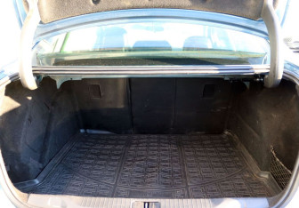 Подержанный автомобиль Opel Astra Sedan 2013 года (11 фото)