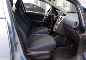 Подержанный автомобиль Opel Corsa 2007 года (6 фото)