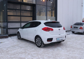 Подержанный автомобиль Kia Ceed Hatchback 2018 года (3 фото)