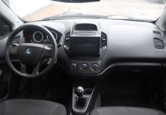 Подержанный автомобиль Geely GC6 2014 года (15 фото)