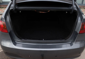 Подержанный автомобиль Hyundai Elantra Sedan 2008 года (10 фото)